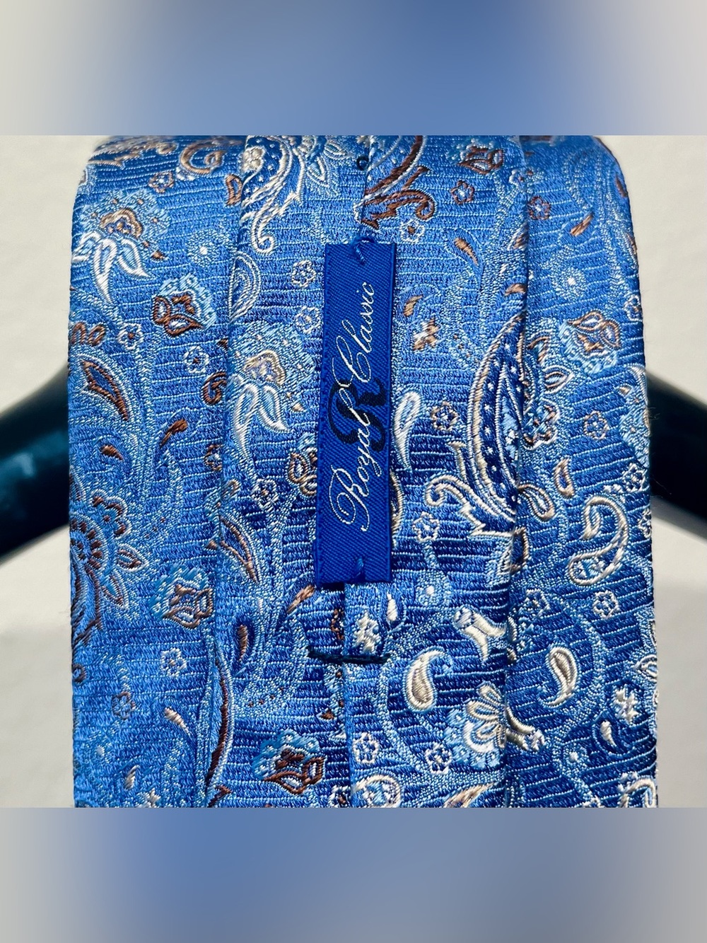 Vintage Royal Classic Blue Paisley 100% Silk Tie with Brown Accents - Picture 5 of 6
